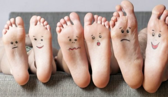 Mơ thấy bàn chân Kubet đánh số nào và điềm báo điều gì?